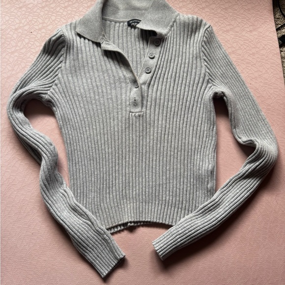 Brandy Melville Light Gray Ribbed Turtleneck Sweater - Picture 1 of 4